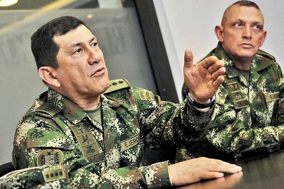 Generales Juan Pablo Rodriguez y Jaime Lasprilla, comandantes de las Fuerzas Militares y el Ejercito respectivamente